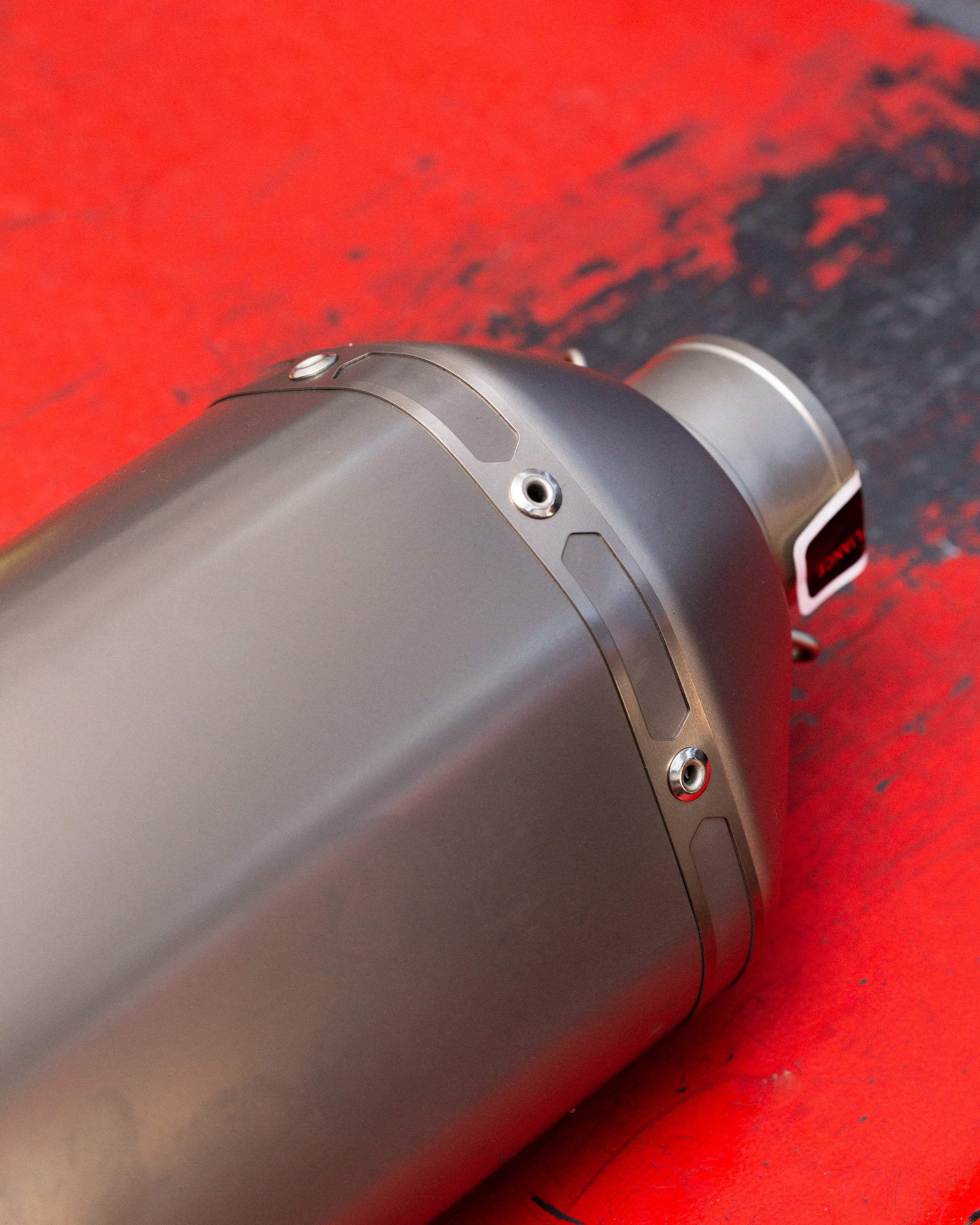 Cartouche akrapovic titane – vue 3