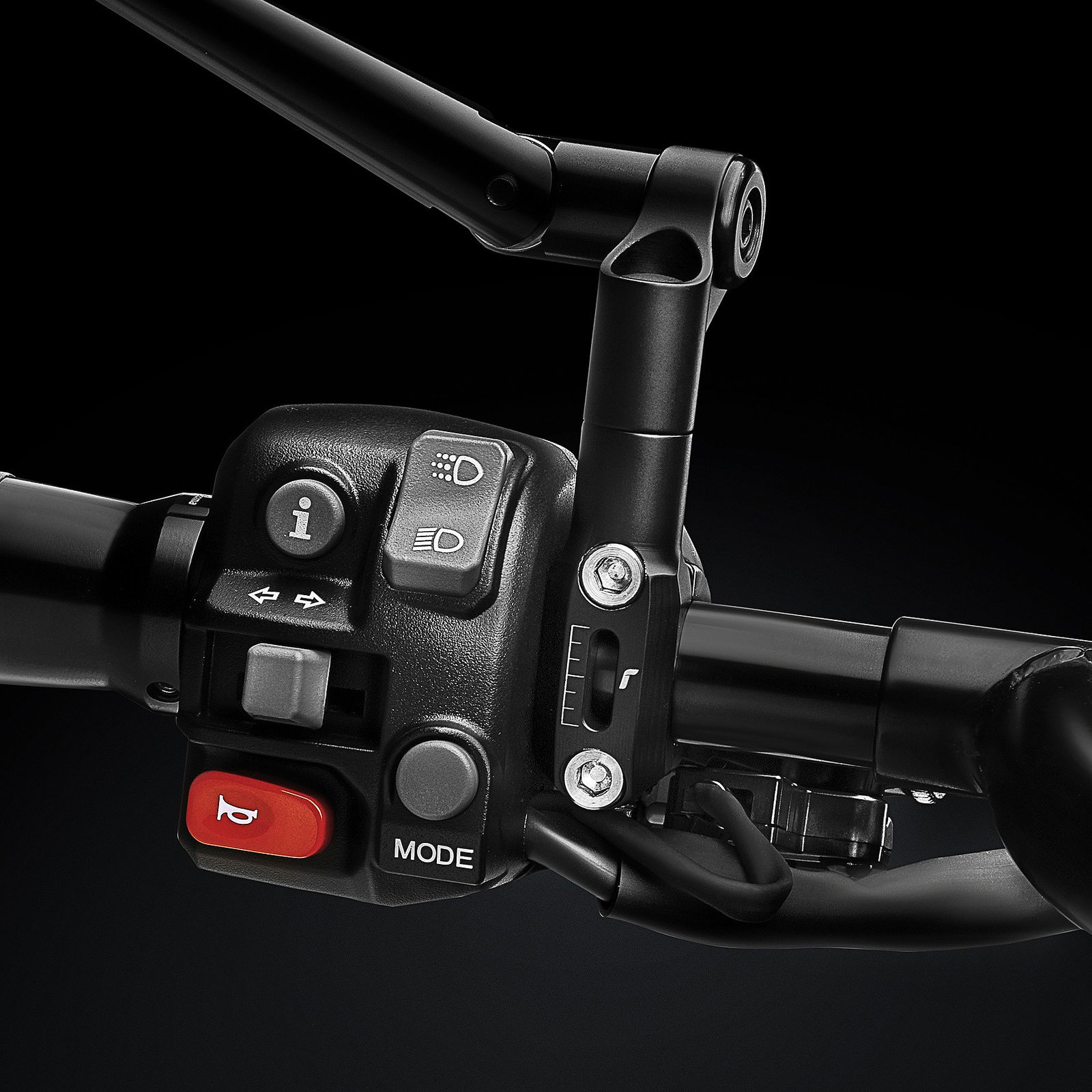 Adaptateur pour rétroviseur sur guidon Rizoma TMAX – vue 3